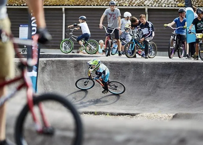 Estivo Premium Mobile Homes On Holidaypark Terspegelt 캠프장